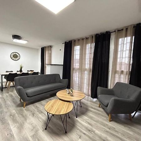 T4 Jolie Vue Avec Jaccuzzi Apartment Vitrolles  Exterior photo