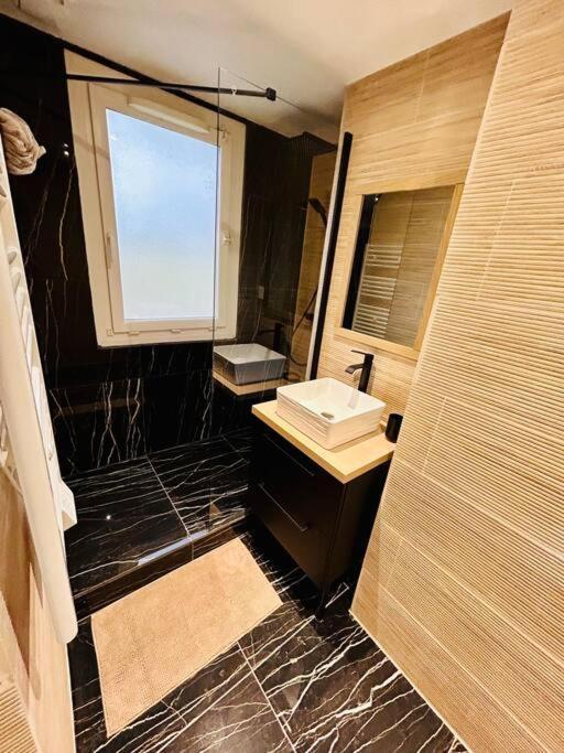 T4 Jolie Vue Avec Jaccuzzi Apartment Vitrolles  Exterior photo